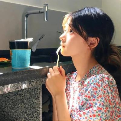 她在梦中跳舞